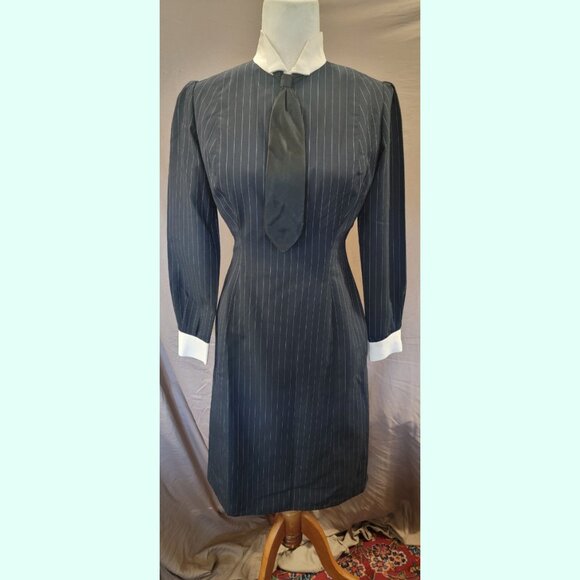 VINTAGE Dresses & Skirts - VINTAGE 1940'S CLASSIC PINSTRIPE DRESS